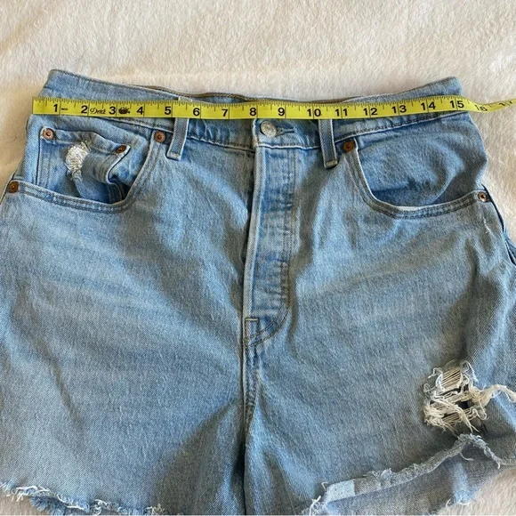 Levi’s Original Ribcage Light Blue Wash Denim Cutoffs Shorts | 31 - Picture 11 of 13